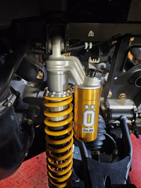 &Oslash;hlins til 2025 Polaris 6x6